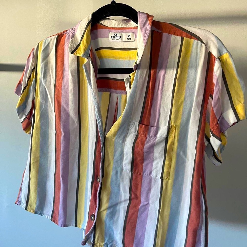 BEACHY BUTTON UP🌊🌸